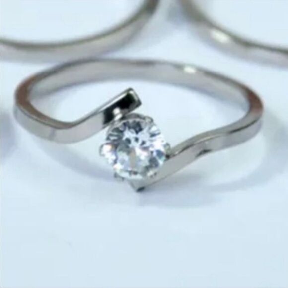 AAA+ Austrian Crystal Stainless Steel Ring - Picture 1 of 2